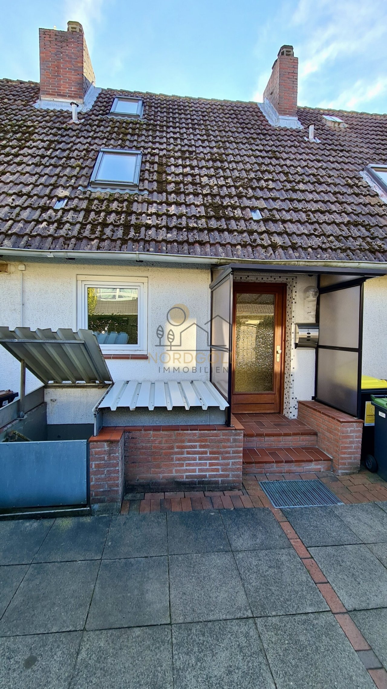 Hausansicht mit Zugang zum Keller Hausansicht mit Zugang zum Keller