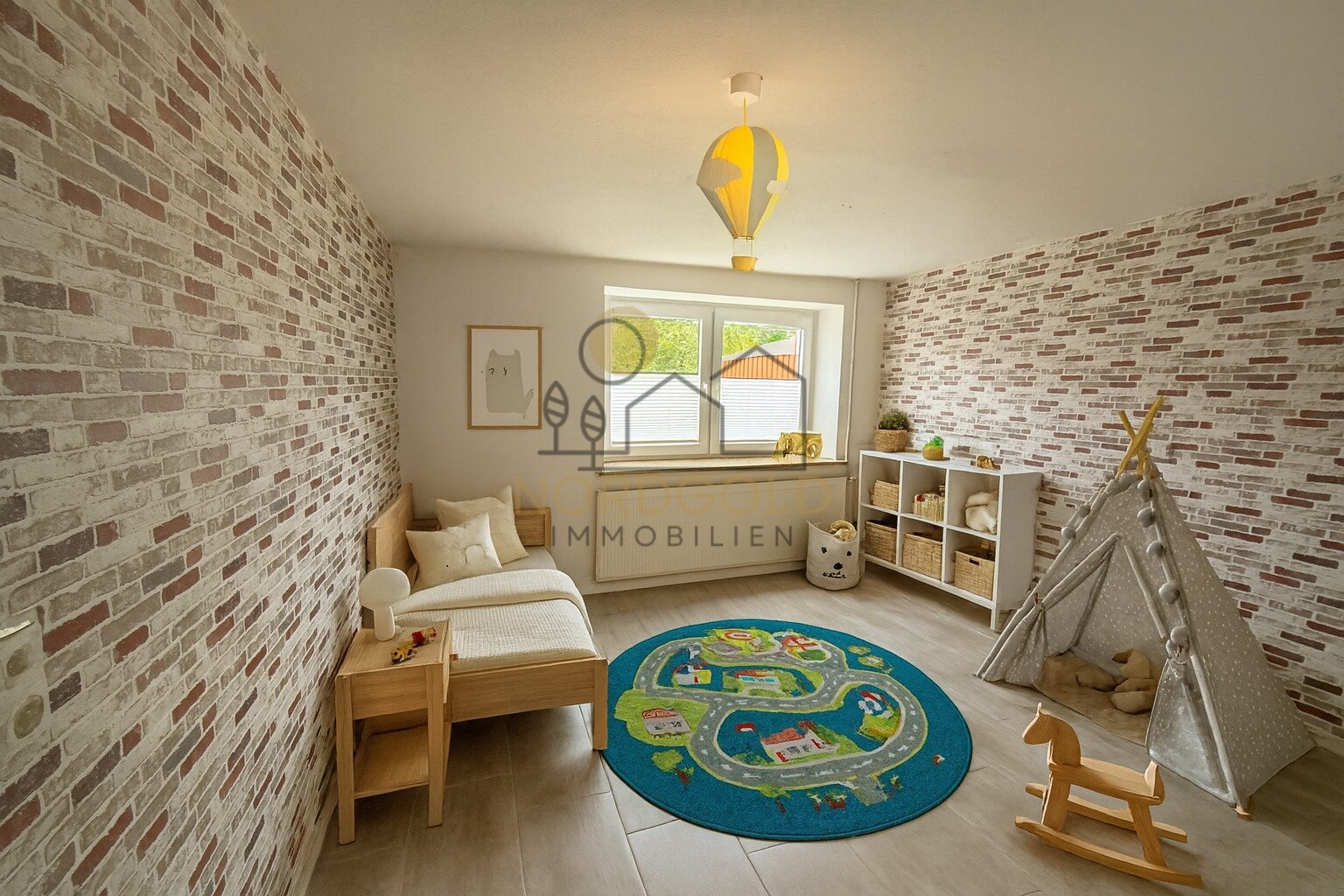 Spielzimmer mit buntem Design Spielzimmer mit buntem Design