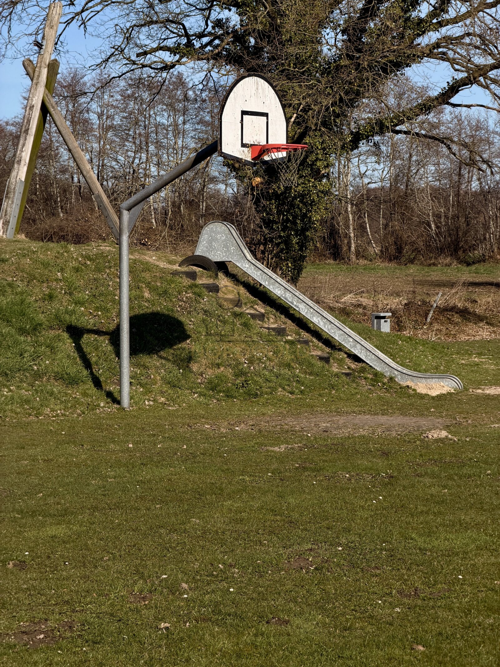 Spielplatz im Dorf 2