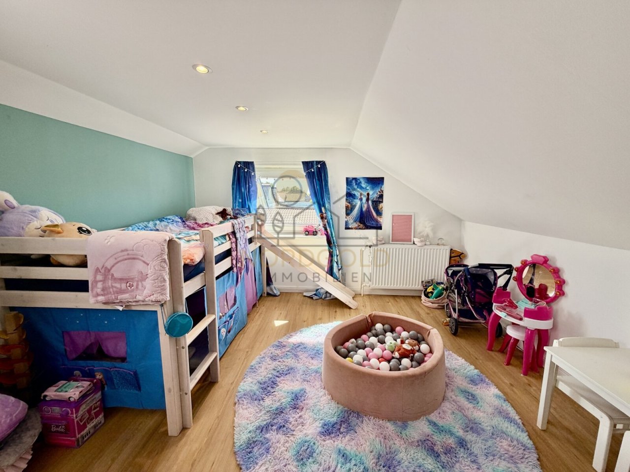 Kinderzimmer 1 OG Kinderzimmer 1 OG